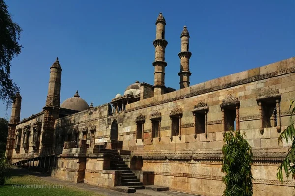 sadanshah pir dargah : Places to visit in Pavagadh