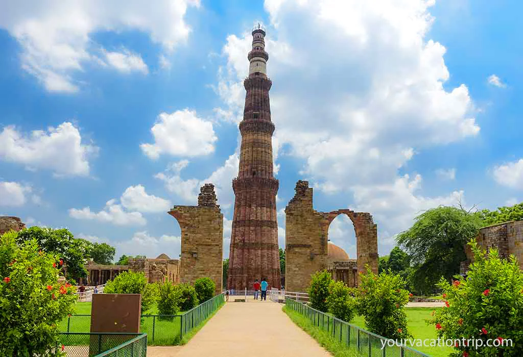 Qutab Minar - Delhi (Timing, Fees & Travel Guide)