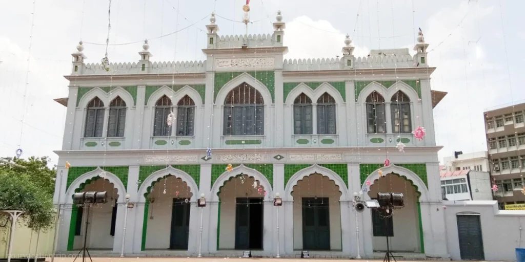 Thousand Lights Mosque : Tourist places in chennai